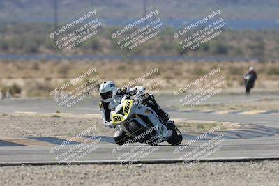 media/Oct-05-2025-CVMA (Sun) [[beeef4f201]]/Race 5-Amateur Supersport Open (Holeshot)/